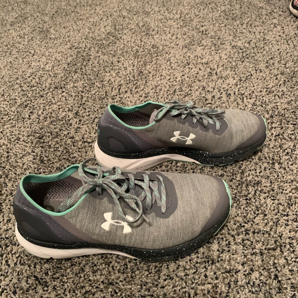 Women’s Under Armour bandit size 8.5